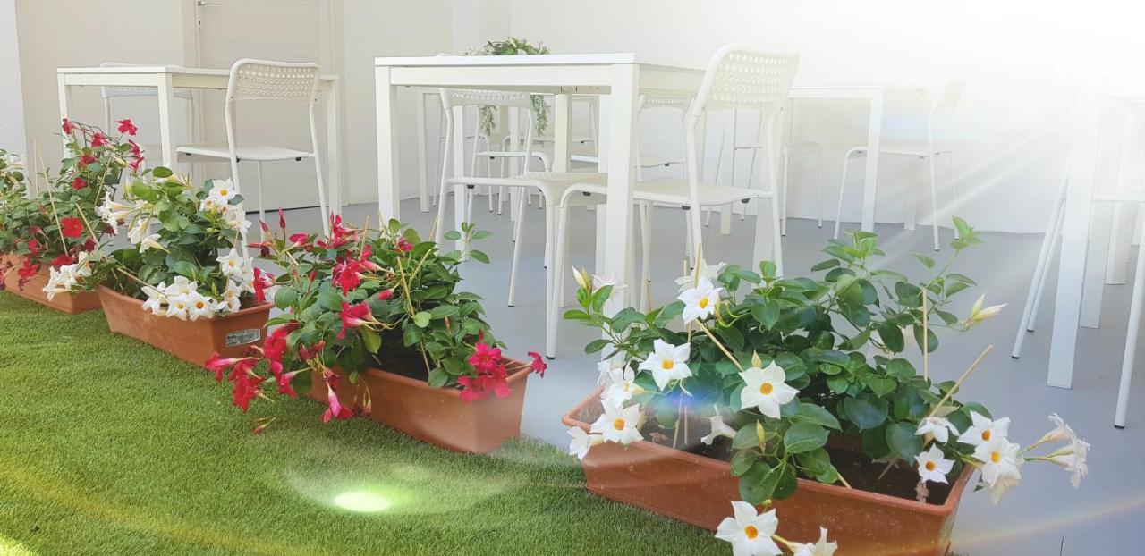 La Smeralda - Boutique Rooms And Breakfast 阿兰奇湾城 外观 照片