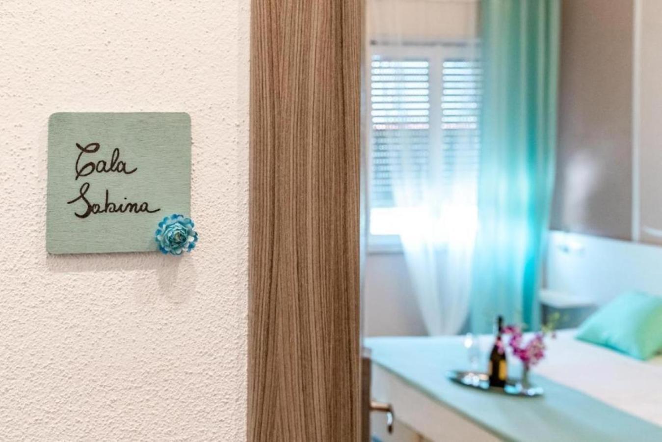 La Smeralda - Boutique Rooms And Breakfast 阿兰奇湾城 外观 照片