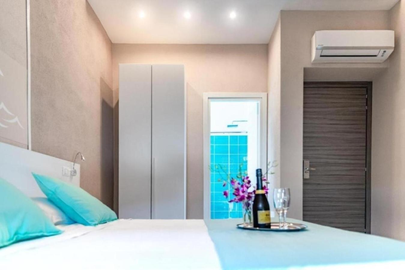 La Smeralda - Boutique Rooms And Breakfast 阿兰奇湾城 外观 照片