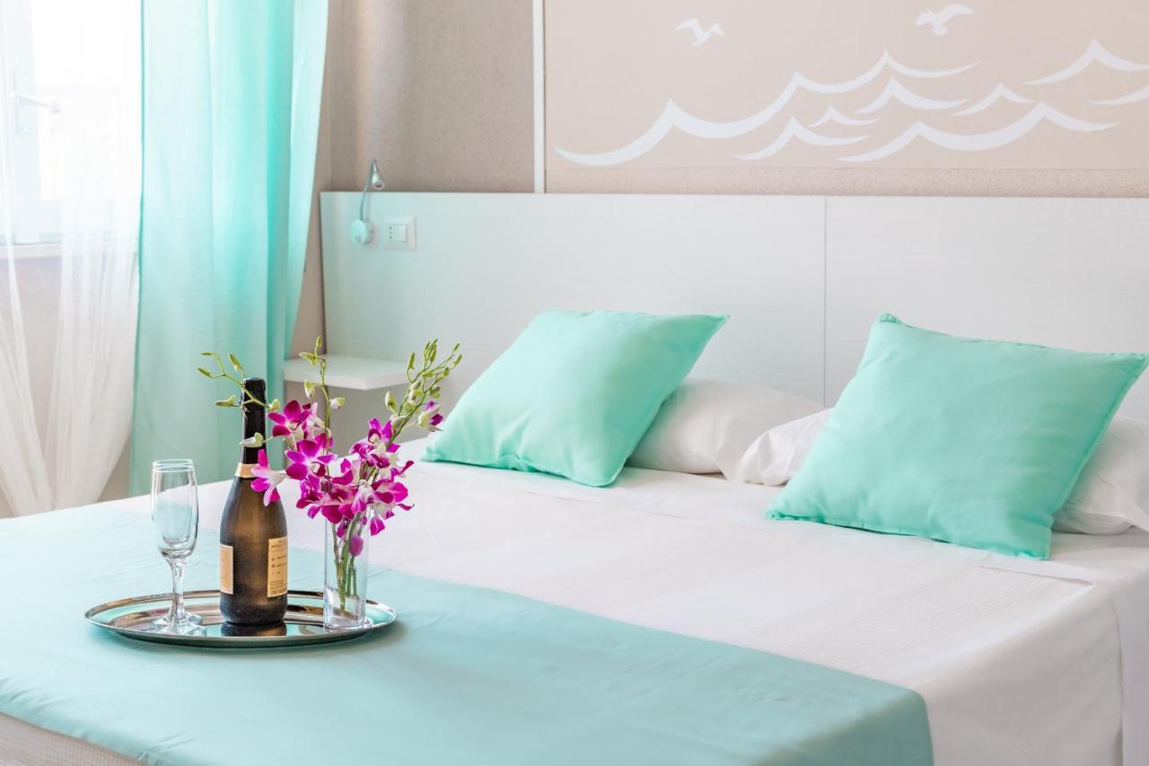 La Smeralda - Boutique Rooms And Breakfast 阿兰奇湾城 外观 照片